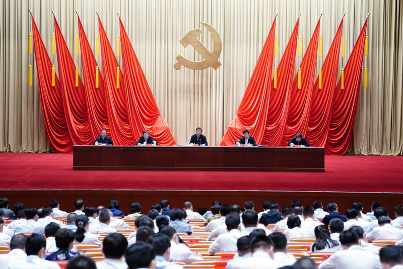 9月1日,2021年秋季学期中央党校(国家行政开云官网
)中青年干部培训班在中央党校开班。中共中央总书记、国家主席、中央军委主席习近平在开班式上发表重要讲话。新华社记者 翟健岚 摄